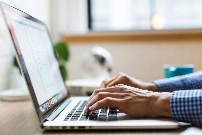How to Keep Your Emails Under Control and Stay Productive